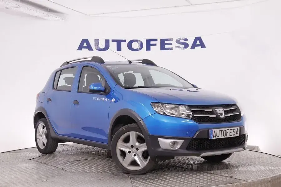 Używany Dacia Sandero Prestige 90 KM (66 kW) 2016 Niebieski