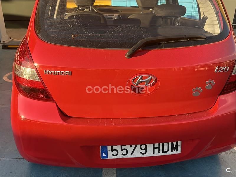 Usado Hyundai i20 Classic 78 CV (57 kW) 2011 Rojo Utilitario