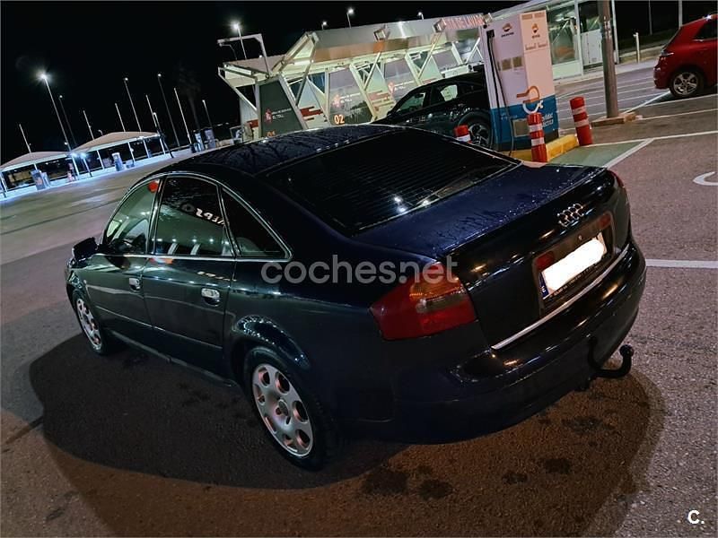Usado Audi A6 150 CV (110 kW) 2002 Azul Berlina