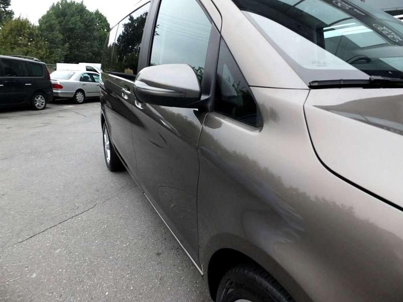 Usado Mercedes V250 190 CV (139 kW) 2019 Beige Monovolumen