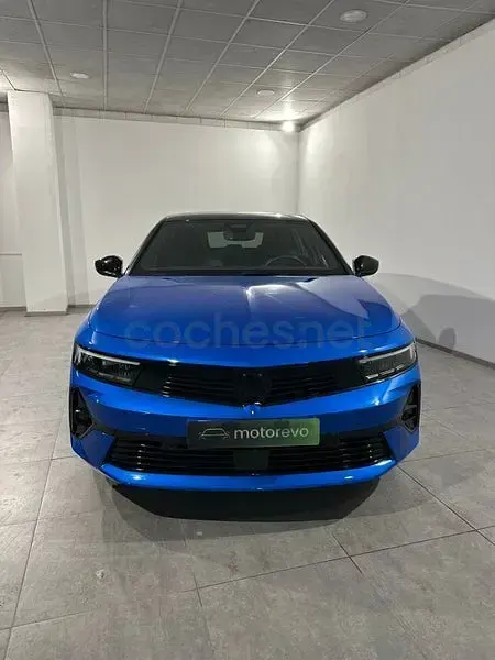 Usado Opel Astra 130 CV (95 kW) 2024 Azul Utilitario