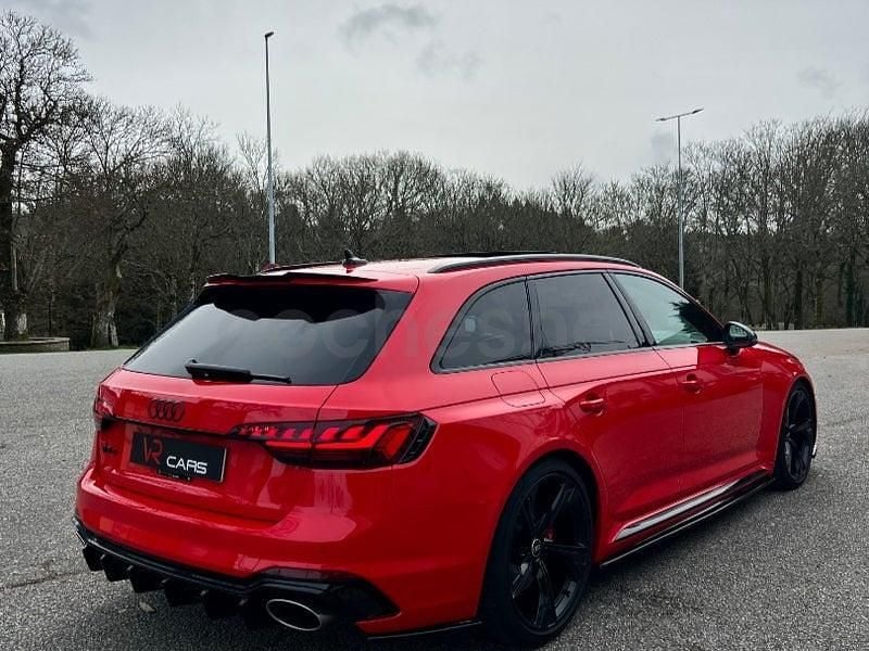 Usado Audi RS4 450 CV (330 kW) 2022 Rojo Familiar