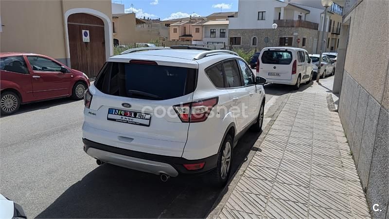 Usado Ford Kuga Trend 120 CV (88 kW) 2019 Blanco SUV