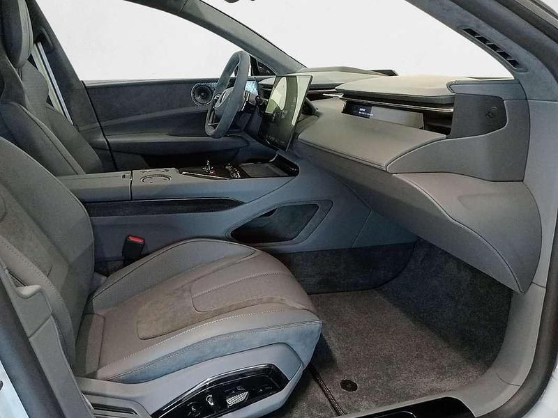 Usado Lotus Emeya 450 kW (612 CV) 2025 Blanco Utilitario