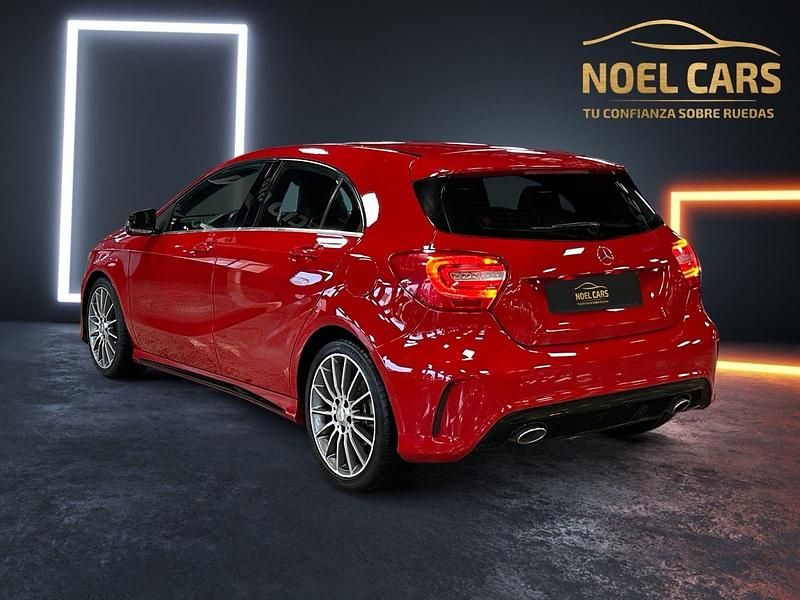 Usado Mercedes A180 AMG line 109 CV (80 kW) 2014 Rojo Berlina