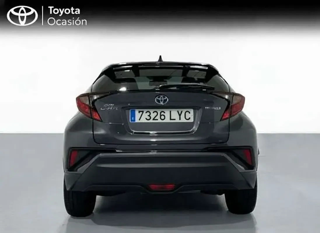 Usado Toyota C-HR Advance 122 CV (89 kW) 2022 Gris SUV