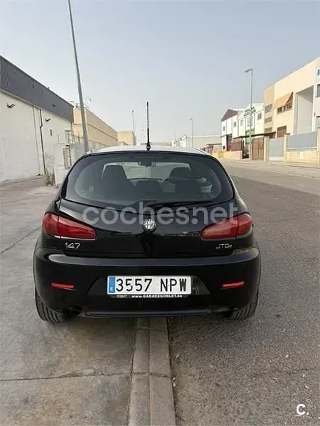 Usado Alfa Romeo 147 Distinctive 120 CV (88 kW) 2010 Negro Utilitario
