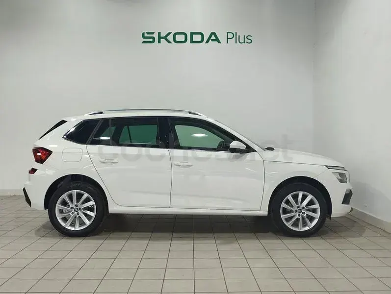 Usado Skoda Kamiq Selection 116 CV (85 kW) 2025 Blanco SUV