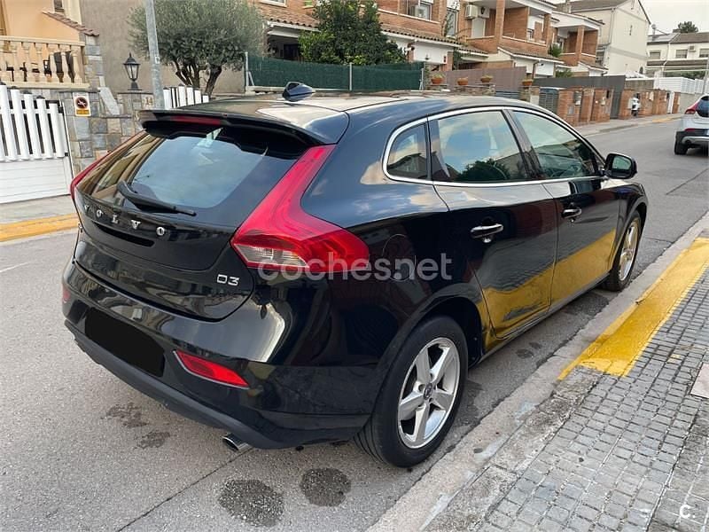 Negro Usado 2014 Volvo V40 Momentum Familiar | 9900 € (Precio justo) - Imagen 1/4