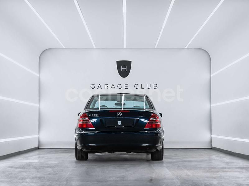 Usado Mercedes E320 Classic 224 CV (164 kW) 2003 Azul Berlina