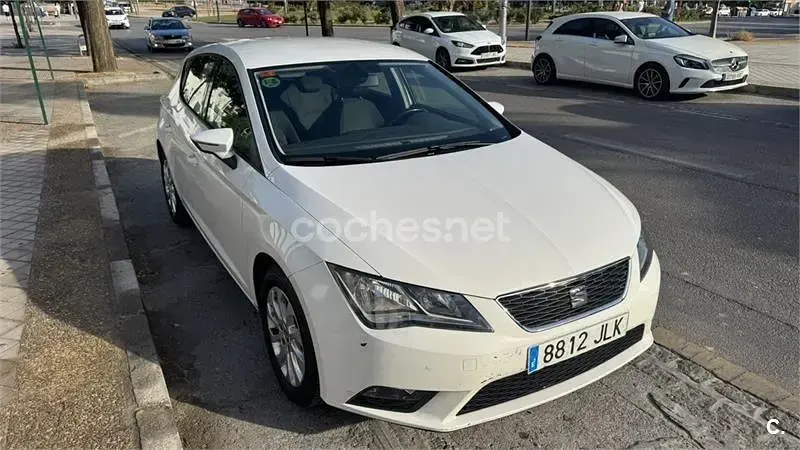 Usado Seat Leon Style 110 CV (80 kW) 2016 Blanco Berlina