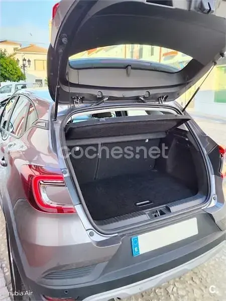 Usado Renault Captur LIMITED 90 CV (66 kW) 2020 Gris / plata SUV