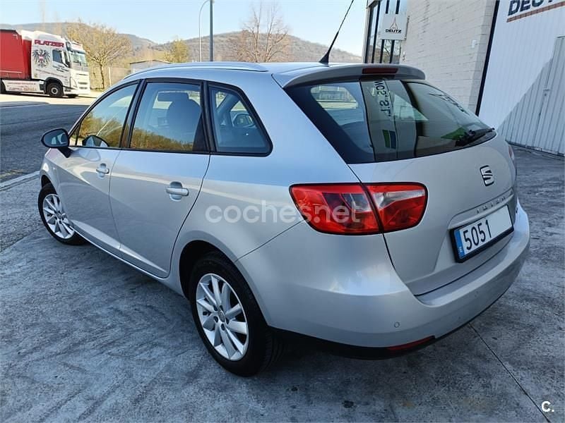 Usado Seat Ibiza ST I-Tech 75 CV (55 kW) 2014 Gris / plata Familiar