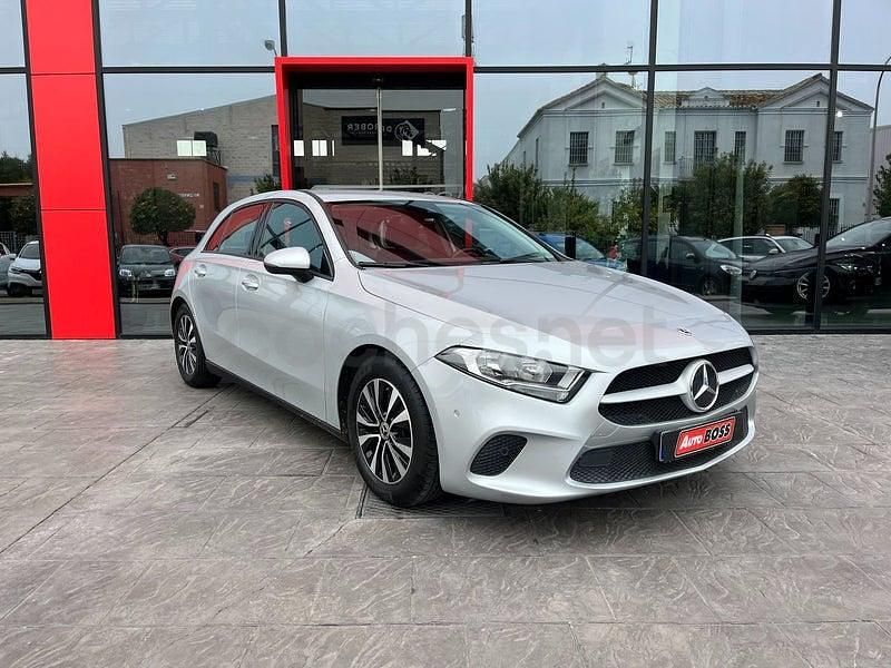 Usado Mercedes A180 116 CV (85 kW) 2021 Gris / plata Berlina