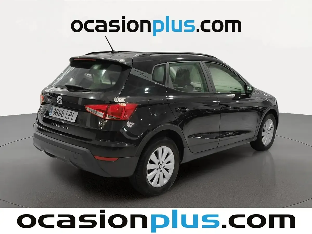 Usado Seat Arona Style 110 CV (80 kW) 2021 Negro SUV