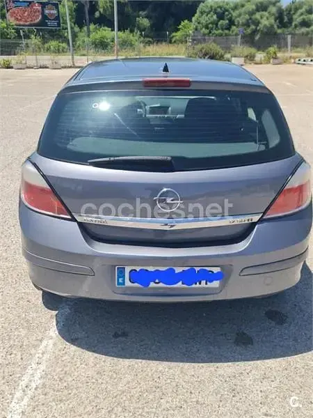 Usado Opel Astra Sport 100 CV (73 kW) 2006 Azul Berlina