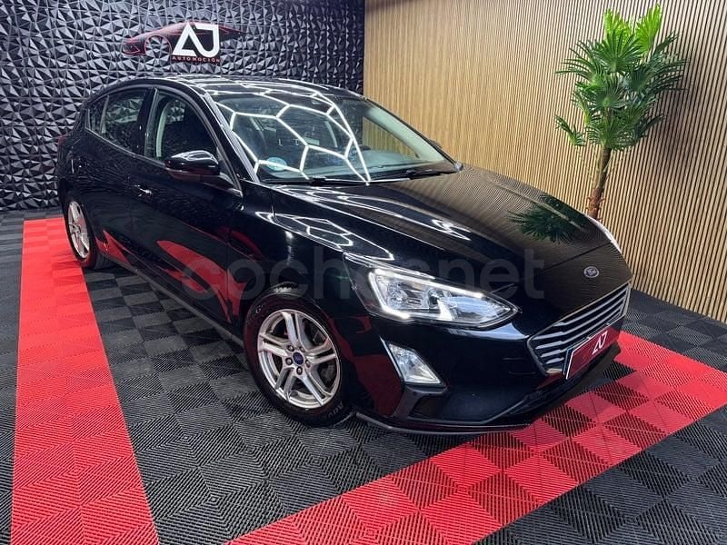 Usado Ford Focus Trend 120 CV (88 kW) 2022 Negro Berlina