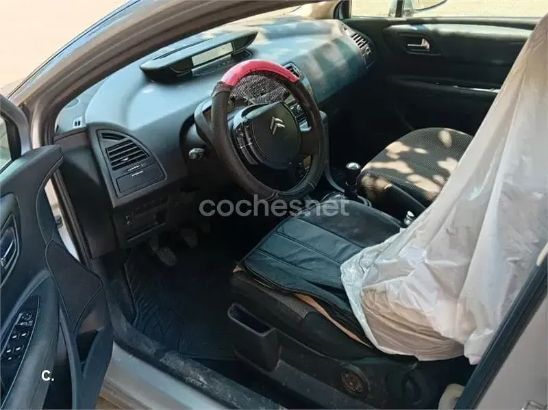 Usado Citroën C4 90 CV (66 kW) 2006 Gris / plata Berlina