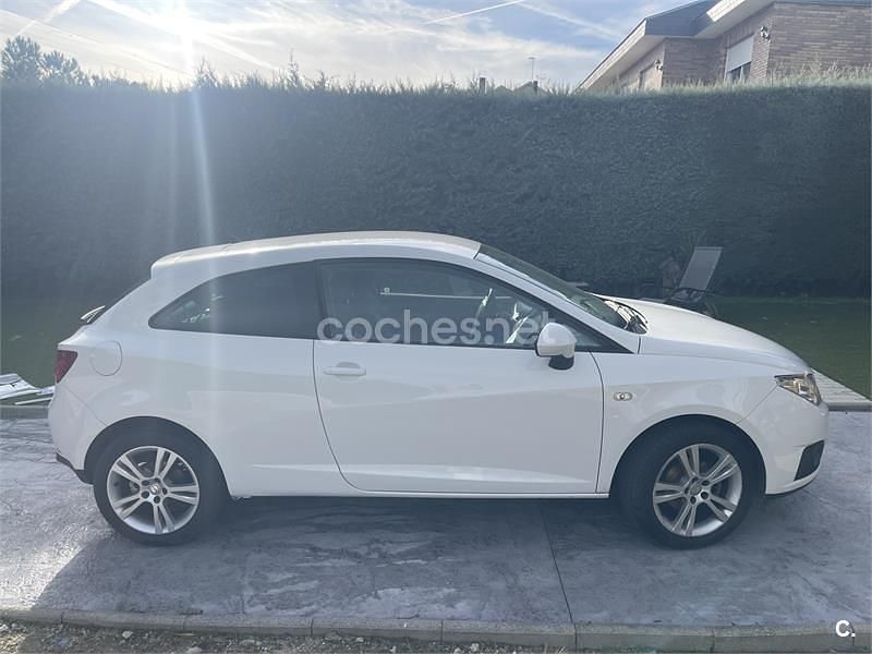 Usado Seat Ibiza SC 90 CV (66 kW) 2011 Blanco Utilitario