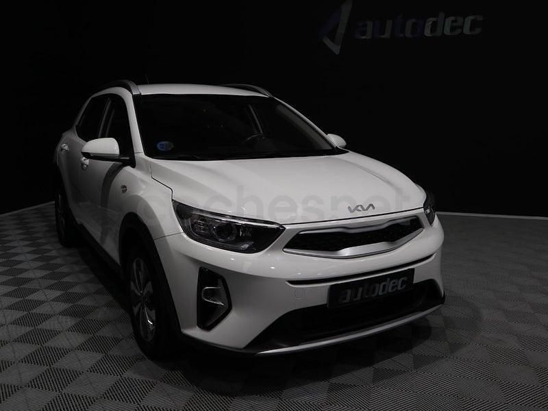 Usado Kia Stonic 100 CV (73 kW) 2023 Blanco SUV