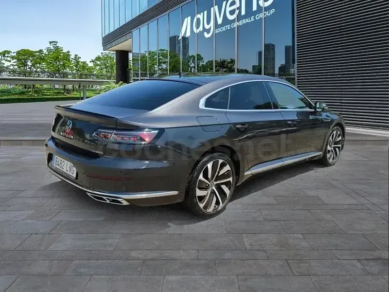 Usado VW Arteon R-line 218 CV (160 kW) 2021 Gris / plata Berlina