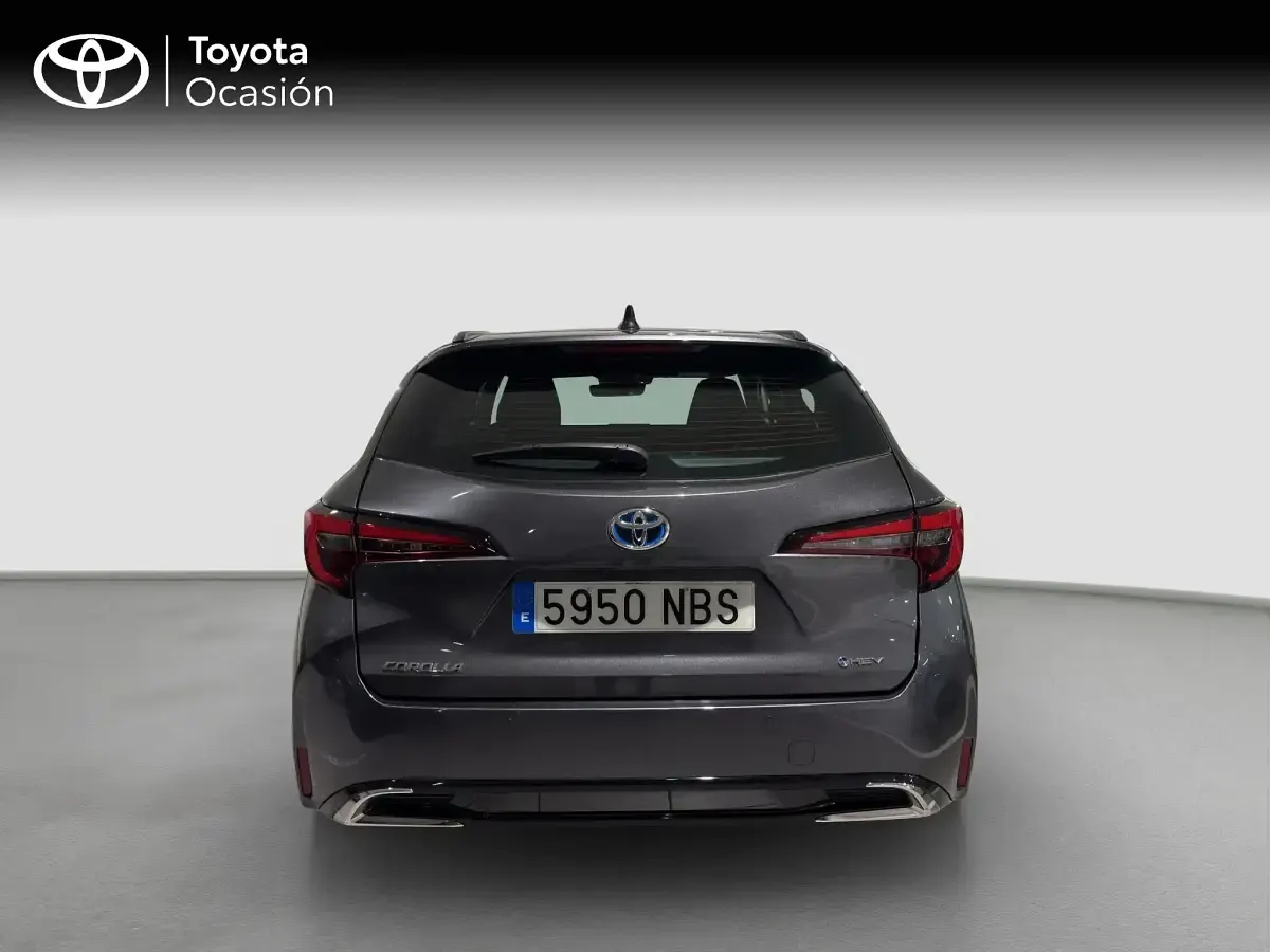 Usado Toyota Corolla Active 140 CV (102 kW) 2025 Gris / plata Familiar