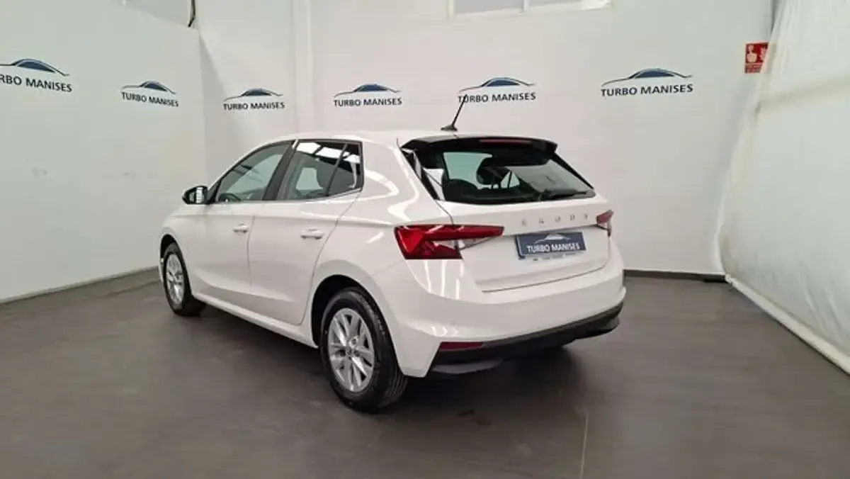 Usado Skoda Fabia Ambition 110 CV (80 kW) 2023 Negro Utilitario