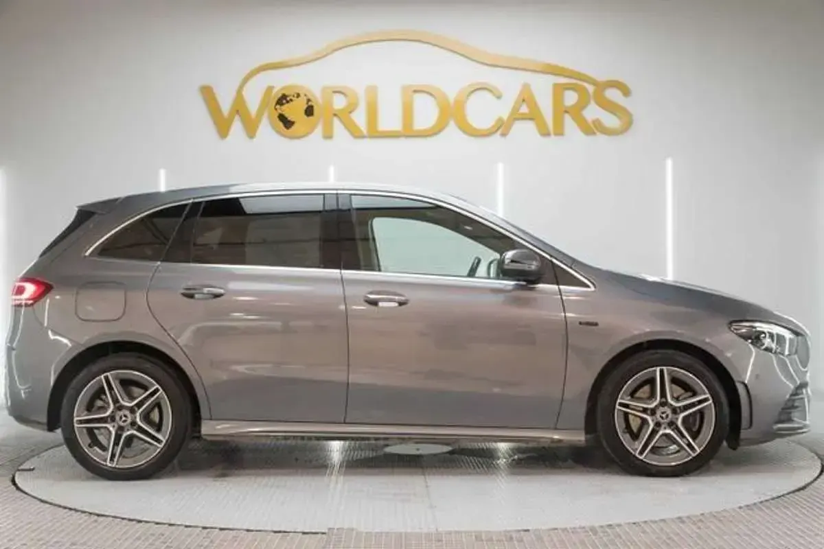 Usado Mercedes B250e 218 CV (160 kW) 2021 Gris Utilitario
