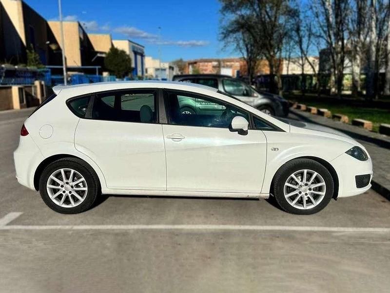 Usado Seat Leon Style 105 CV (77 kW) 2010 Blanco Utilitario