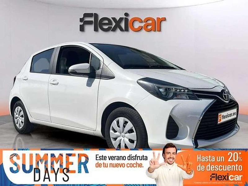Blanco Usado 2016 Toyota Yaris Active Utilitario | 9690 € (Precio justo) - Imagen 1/4