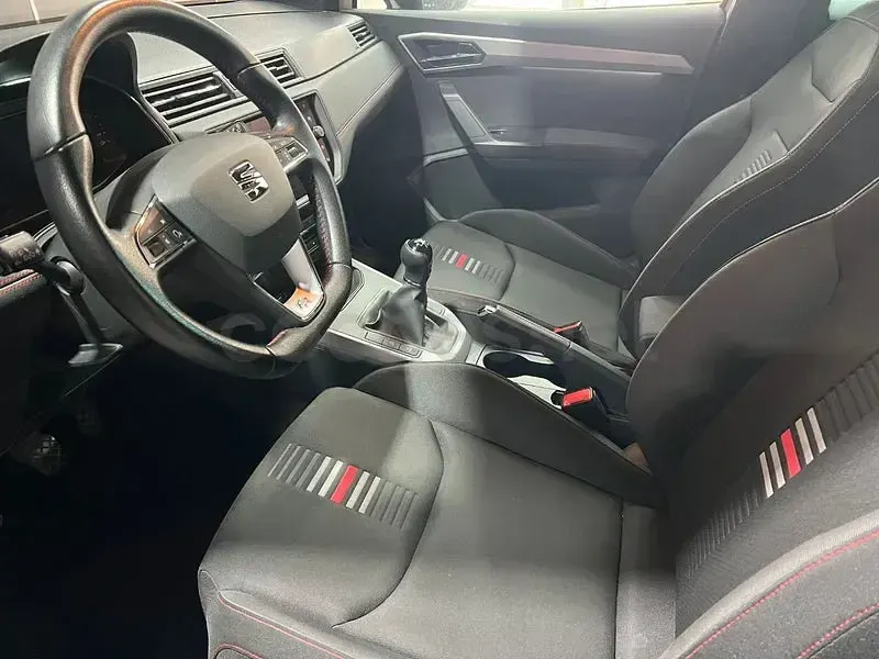 Usado Seat Arona Ecomotive 115 CV (84 kW) 2018 Blanco SUV
