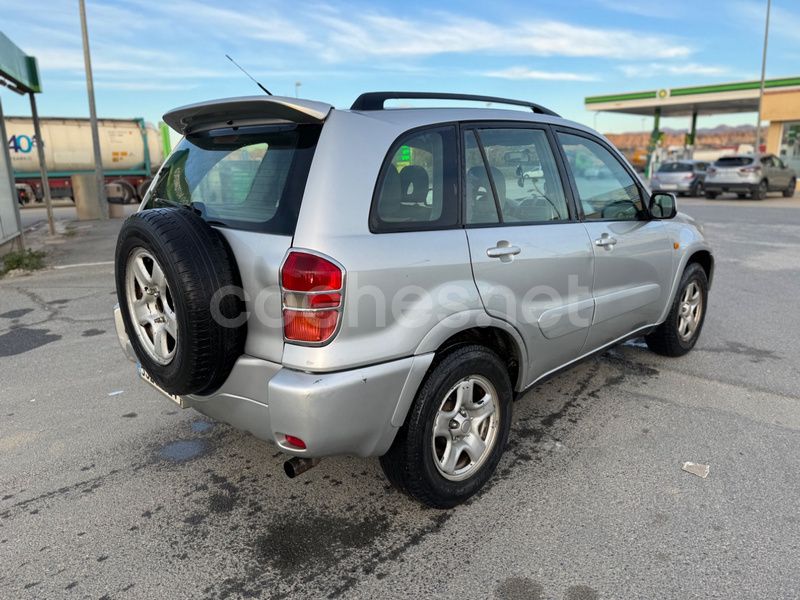 Gris / plata Usado 2004 Toyota RAV4 Luna SUV | 7900 € (Un poco caro) - Imagen 1/4