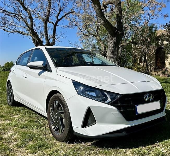 Usado Hyundai i20 84 CV (61 kW) 2022 Blanco Utilitario