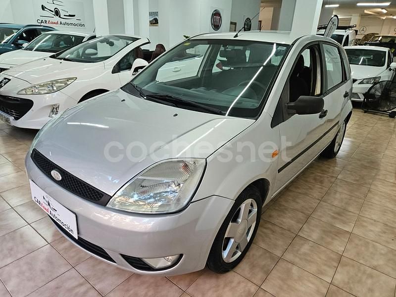Gris / plata Usado 2009 Ford Fiesta Trend Utilitario | 4499 € (Buen precio) - Imagen 1/2