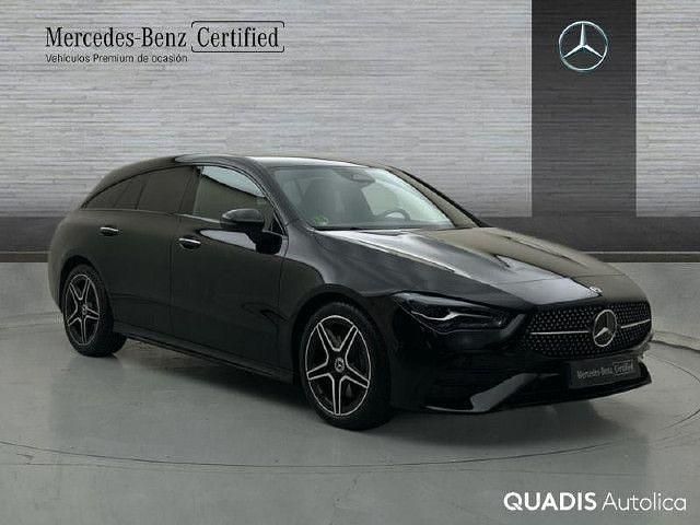 Usado Mercedes CLA200 Shooting Brake AMG line 150 CV (110 kW) 2024 Negro Familiar