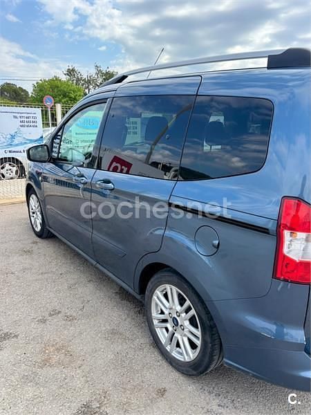 Usado Ford Tourneo Courier Titanium 100 CV (73 kW) 2019 Azul Monovolumen