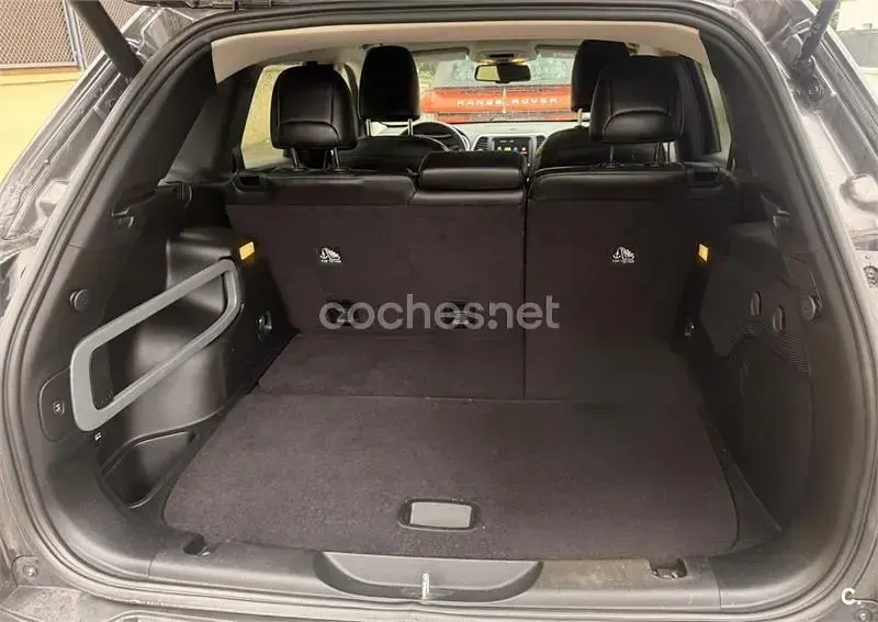 Usado Jeep Cherokee Night Eagle 185 CV (136 kW) 2018 Gris / plata SUV