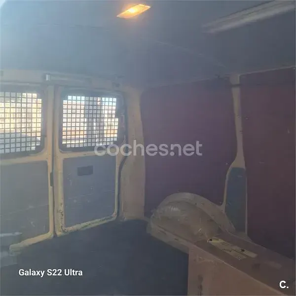Usado VW T5 102 CV (75 kW) 2010 Amarillo Van
