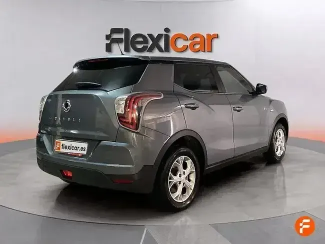 Usado SsangYong Tivoli 128 CV (94 kW) 2022 Gris SUV