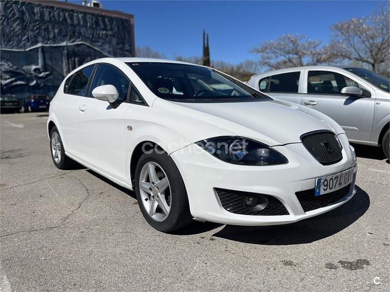 Usado Seat Leon Reference 90 CV (66 kW) 2010 Blanco Utilitario
