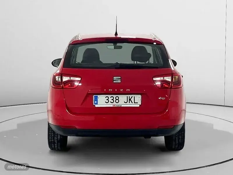 Usado Seat Ibiza ST Style 110 CV (80 kW) 2015 Rojo Familiar
