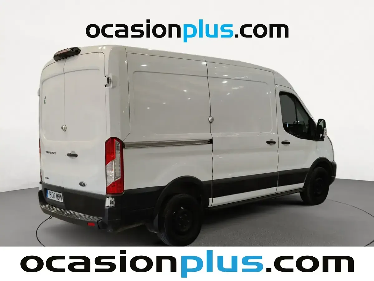 Käytetty Ford Transit Trend 130 HP (95 kW) 2022 Valkoinen Sedan