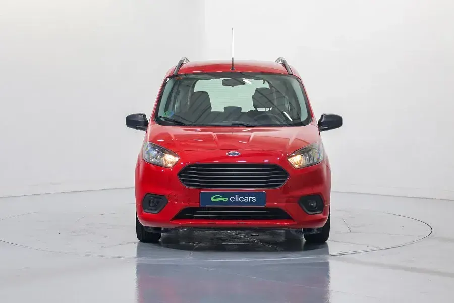 Usado Ford Tourneo Courier Ambiente 100 CV (73 kW) 2019 Rojo Monovolumen