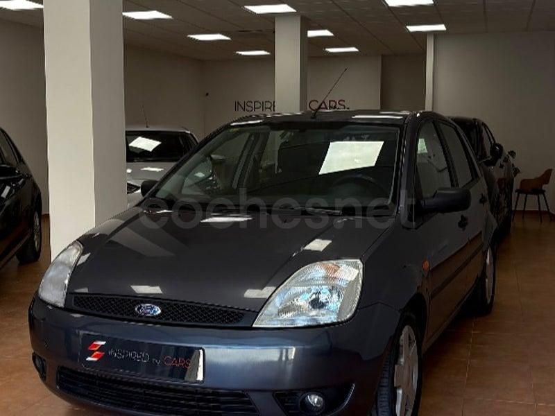 Usado Ford Fiesta Trend 68 CV (50 kW) 2005 Azul Utilitario