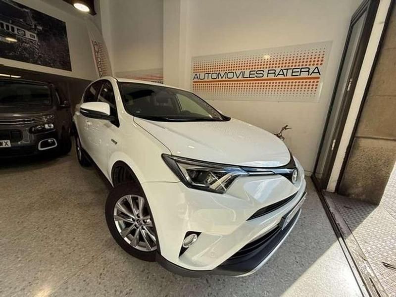 Usado Toyota RAV4 Hybrid Advance 199 CV (146 kW) 2019 Blanco SUV