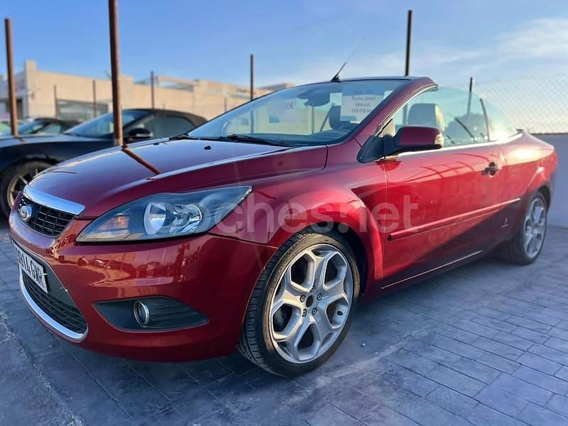Usado Ford Focus Cabriolet Titanium 136 CV (100 kW) 2008 Granate Descapotable