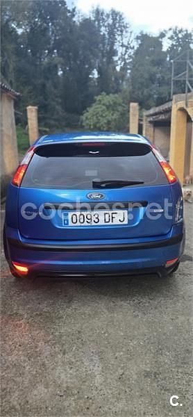 Begagnad Ford Focus Sport 109 HK (80 kW) 2005 Blå Sedan