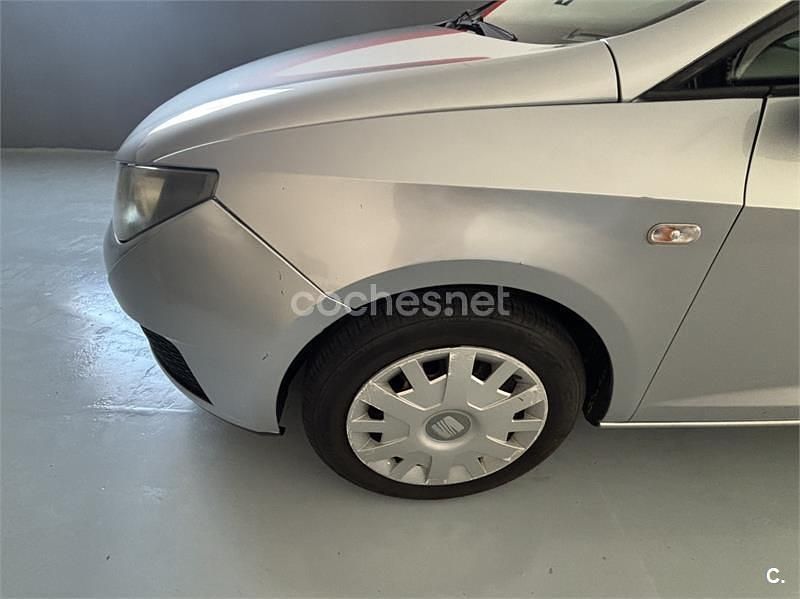 Usado Seat Ibiza Reference 70 CV (51 kW) 2008 Gris / plata Berlina