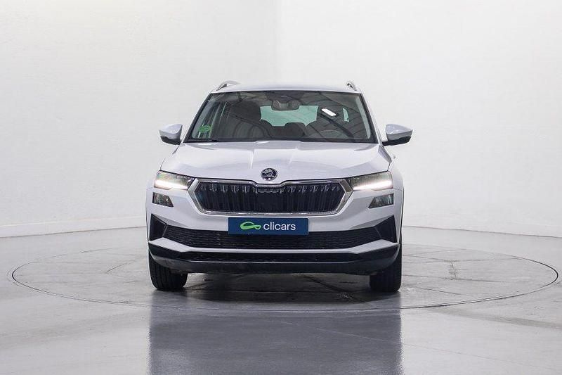 Usado Skoda Karoq Ambition 150 CV (110 kW) 2022 Blanco SUV