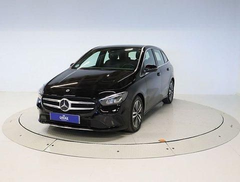 Negro Usado 2021 Mercedes B180 Monovolumen | 27.455 € (Un poco caro) - Imagen 1/4